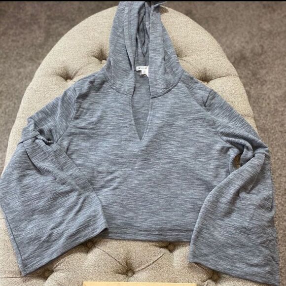 Cropped Hooded Knit Top - Picture 8 of 13